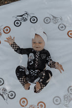 Load image into Gallery viewer, Sunset Cruise Milestone Blanket - Strictly Wild