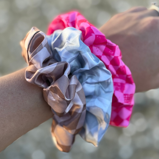 Speedy Pink Checkered Scrunchies